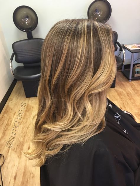 Honey platinum baby blonde color on golden long dirty blonde and dark brown / light balayage on medium to long Brown Light Balayage, Super Fine Hair, Light Balayage, Baby Blonde, Nice Hairstyles, Balayage Long Hair, Short Ombre, Hair Dyed, Brunette Hair With Highlights