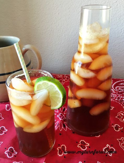 Long Island Ice Tea Texas Sweet Tea Recipe, Texas Tea Recipe, Sweet Tea Cocktail, Alcoholic Tea, Long Island Tea, Tea Cocktail Recipes, Iced Tea Cocktails, Sweet Tea Recipes, Texas Tea