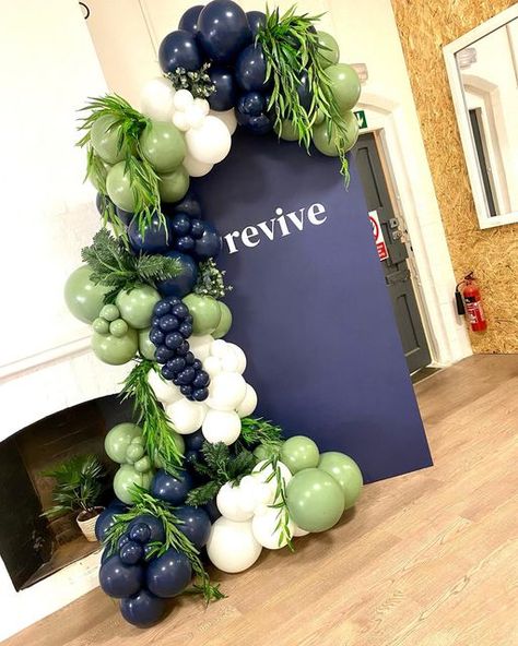 Retail Balloon Display, Forest Green Balloon Garland, Balloon Store Display, Gym Balloon Decoration, Ballon Display Ideas, Masculine Balloon Decor, Succulent Balloon Garland, Conference Balloon Decor, Business Grand Opening Decor Ideas