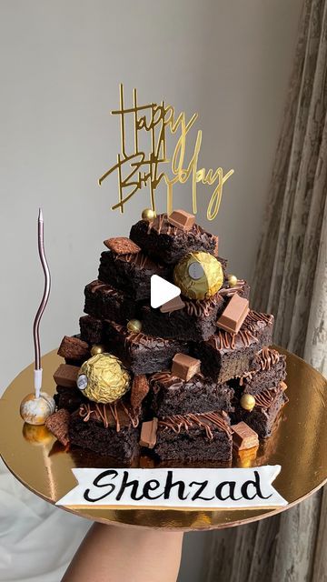 Chocolate Brownie Stack Birthday Cake, Gorgeous Cakes Birthday, Brownie Stack Cake, Brownie Birthday Cake Ideas, Brownie Tower Cake, Brownie Tower Ideas, Brownies Birthday Cake Ideas, Brownie Cake Birthday, Brownies Birthday Cake