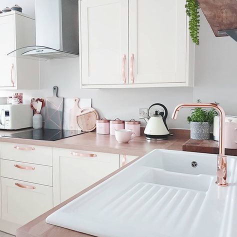 Rose gold tap and kitchen cupboard handles Rose Gold Kitchen, Kitchen Cupboard Handles, Kitchen Manufacturers, Popular Decor, Gold Kitchen, Cupboard Handles, Kitchen Cupboard, Pink Kitchen, Kitchen Plans