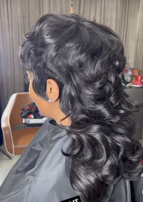 Mullet Quickweave Black Women, Quick Weave Mullet, Black Women Mullet Hairstyles, Mullet Black Women, 27 Piece Quick Weave Hairstyles, High Fashion Hairstyles, Mullet Styles, Short Quick Weave Hairstyles, 27 Piece Hairstyles