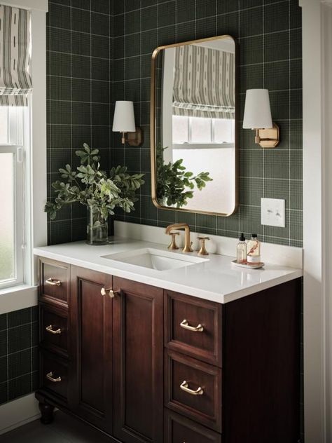 The mix of forest green plaid wallpaper, dark wood elements and classic brass fixtures creates a masculine space inspired by the green hills of Kentucky. Brown Bathroom, Kitchen And Bath Design, Upstairs Bathrooms, Urban Oasis, Main Bathroom, Bathroom Inspo, Green Bathroom, Vintage Bathroom, House Bathroom