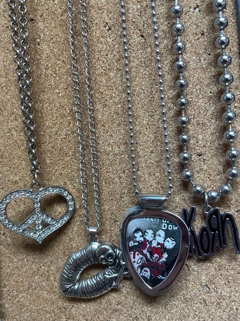 Y2k Heart Necklace, Mcbling Accessory, Mcbling Jewelry, 2000 Jewelry, Jewelry 2000s, 2000s Accessories, Betty Boop Handbags, 2000s Jewelry, Scene Jewelry