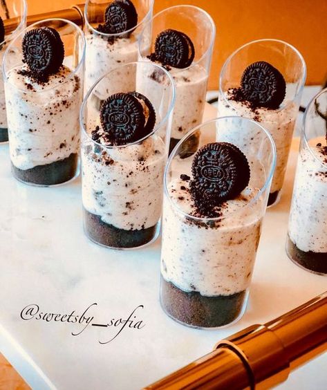 Oreo Shooters, Oreo Cheesecake Shooters, Dessert Shooters Recipes, Cheesecake Shooters, Shooter Recipes, Dessert Shooters, Oreo Cheesecake, Dessert Tables, Dessert Table