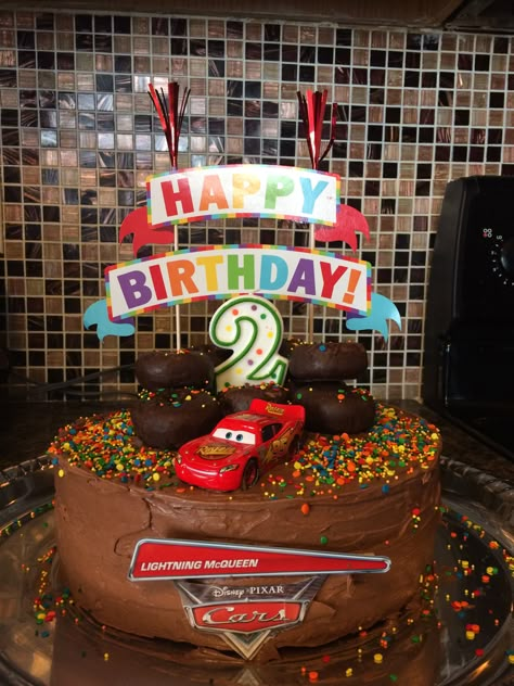 Cars Cake For Boys, Cars Birthday Party Food, Cake For Boys Birthday, Car Cakes For Boys, Chocolate Car, Disney Cars Cake, Cars Birthday Cake, Cars Cake, Down Wedding Hairstyles