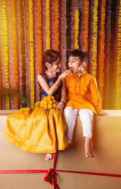 Rakhi Photography Ideas Brother Sister, Brother Sister Photography Indian, Rakshabandhan Images Brother And Sister, Brother Sister Rakhi Photography, Sister Brother Photoshoot, Sisters Photography Poses Indian, Two Brothers And One Sister, Brother Sister Photoshoot, Rakhi Shoot