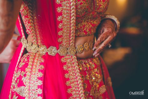 Lehenga and zardosi belt Rajasthani Dress, Saree With Belt, Girls Things, Bridal Outfit, Sunset Wedding, Anushka Sharma, Bridal Belt, Lehenga Designs, South Indian Bride