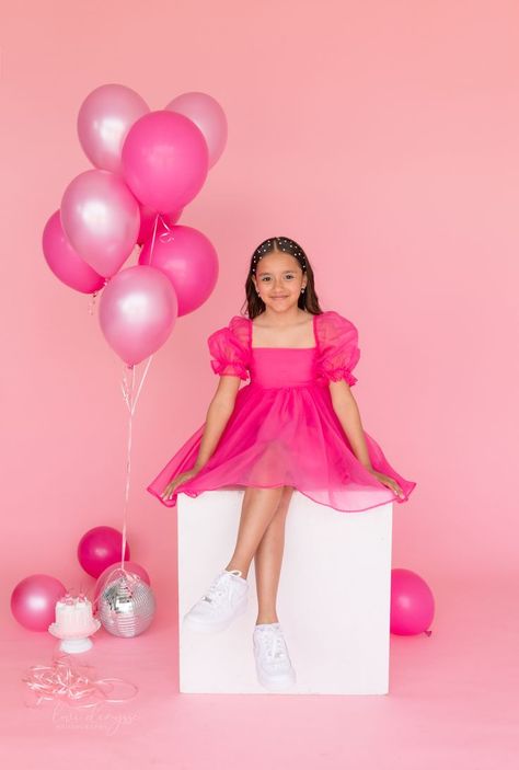 Barbie Birthday Shoot Ideas, Double Digit Photo Shoot, 10 Birthday Picture Ideas, Pink Backdrop Birthday Photoshoot, 8 Year Birthday Photoshoot, Birthday Photoshoot Barbie, Hello Kitty Photoshoot Ideas, 10 Year Photo Shoot Birthday, Barbie Theme Photoshoot Ideas