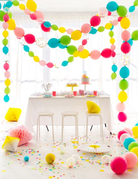 Linked Balloons, Link Balloons, Easy Parties, Diy Banner, Party Garland, Balloon Banner, Diy Garland, Balloon Diy, Confetti Balloons