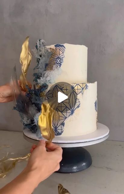 Cake With Stencil Design, Stencil Cake Design, Stencil Wedding Cake, Stencil Cake, Patterned Cake, Cake Stencil, Cake Trends, Stencil Patterns, April 27