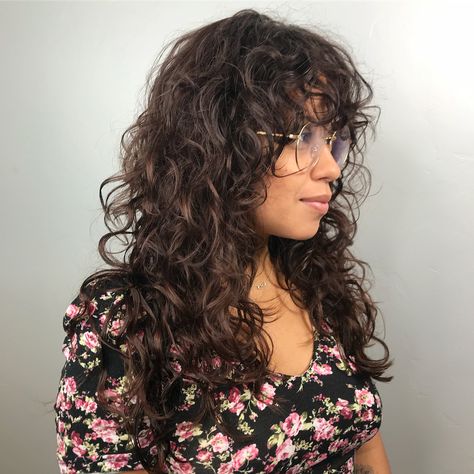 50 Natural Curly Hairstyles & Curly Hair Ideas to Try in 2020 - Hair Adviser Long Layered Curly Hair, Bangs Wavy Hair, Frizzy Curly Hair, Tia Mowry, Layered Curly Hair, Bangs Long, Curly Bangs, Long Layered Haircuts, Curly Hair With Bangs