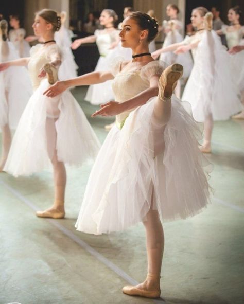 Tari Balet, Vaganova Ballet, Vaganova Ballet Academy, Ballet Pictures, Tutu Ballet, Ballet Academy, Ballet Beauty, Ballet Inspiration, Ballet School