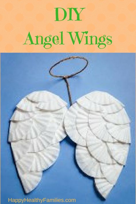 These easy DIY Halloween angel wings can be made quickly. A great last minute Halloween costume for kids. All you need are the wings and a white sheet or dress. Paper Angel Wings, Creative Halloween Costumes Diy, Nativity Costumes, Angel Wings Costume, Diy Angels, Angels Wings, Paper Angel, Hallowen Ideas, Christmas Pageant