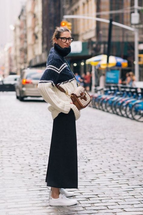 The Sneakers We Have And Love + 6 Cool Ways To Style Them - Emily Henderson Jenna Lyons Style, Jenna Lyons, Looks Street Style, Fashion Weeks, Style Crush, 가을 패션, Inspiration Mode, Fashion Mode, Style Chic