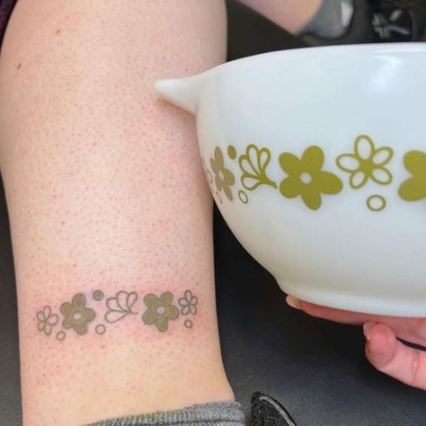 Pyrex Tattoo, Tattoo Simplistic, Granny Witch, Funky Tattoos, Stone Shapes, Cute Tats, Dainty Tattoos, Little Tattoos, Simplistic Tattoos