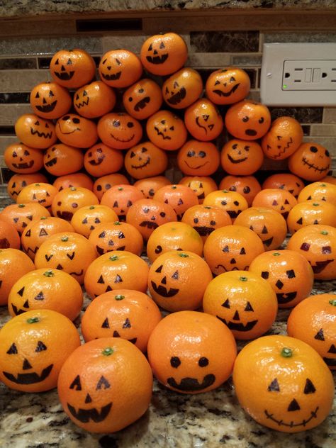 Jack O Lantern Oranges, Pumpkin Cuties Oranges, Pumpkin Clementines, Orange Jack O Lantern, Soccer Snacks, Pumpkin Snack, Washington House, Jack Lantern, Halloween Treats For Kids