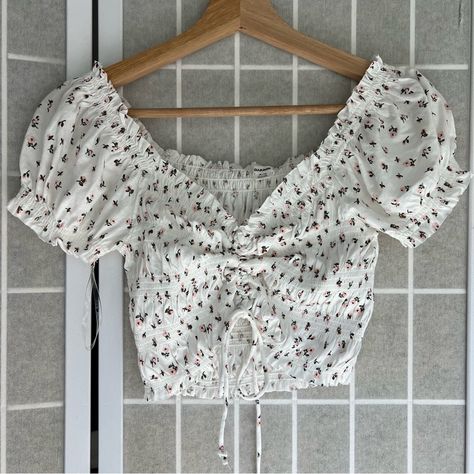 Nwot Garage Clothing Size Medium White With Pink & Black Ditsy Floral, Dainty Flower All Over Print Elastic Neck, Sleeve And Hems. Elastic Details Through Body Of Top For A Ruched, Smocked Look. Cinched Center, Puff Sleeve, Short Sleeve Crop Top Can Be Worn On Or Off Shoulders. This Crop Top Is In Excellent Like New Condition And Has Never Been Worn Before. Pit To Pit 12” Flat, Un-Stretched. Ditsy Floral Pattern, Garage Clothing, Floral Bustier, Feminine Romantic, Cropped Long Sleeve Top, Short Sleeve Crop Top, Scarf Top, Cowl Neck Top, Ribbed Crop Top