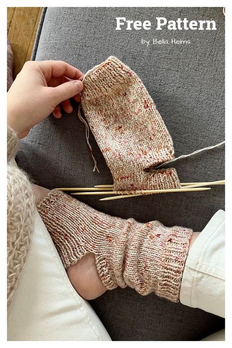 Janne Yoga Socks Free Knitting Pattern Yoga Socks Knitting Pattern, Yoga Socks Pattern, Christmas Knitting Projects, Perfect Things, Socks Knitting, Knitting Paterns, Socks Pattern, Yoga Socks, Sock Knitting Patterns