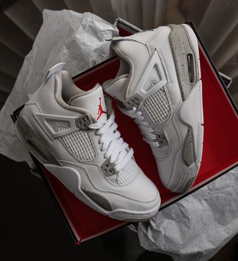 Air Jordan 4 White Oreo, Sneakers, White, Oreos, Nike Oreo Jordan 4’s, White Oreo Jordan 4, Jordan 4 Aesthetic, Tenis Jordan Retro, Air Jordan 4 Oreo, Air Jordan 4 White Oreo, White Oreos, Jordan 4s Outfit, Jordan 4s Retro