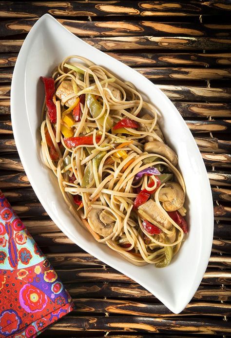 Low-sodium lo mein can be cooked in just a few minutes at home Low Sodium Lo Mein Recipe, Low Sodium Filipino Recipes, Low Sodium Asian Recipes, Low Sodium Desserts, Low Sodium Recipes Heart, Dash Recipes, Heart Healthy Recipes Low Sodium, Dash Recipe, Low Salt Recipes