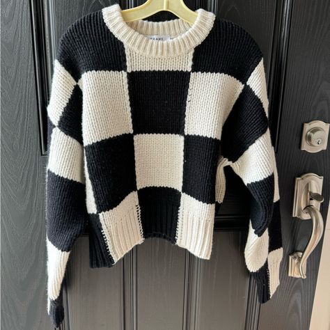 Brand New With Tags! Crewneck Long Sleeves Pullover Style 100% Merino Wool Checkered Sweater, Pretty Clothing, Denim Sweater, Frame Denim, Art Teacher, Long Sleeve Pullover, Pullover Styling, Pretty Outfits, Merino Wool