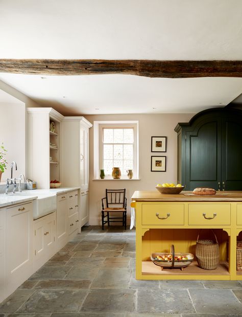 A handsome Queen Anne house in Norfolk rejuvenated by Carlos Garcia | House & Garden Norfolk House, Kitchen Colour Combination, 18th Century House, Queen Anne House, Wooden Countertops, Townhouse Designs, Flat Panel Cabinets, London House, Relaxation Room