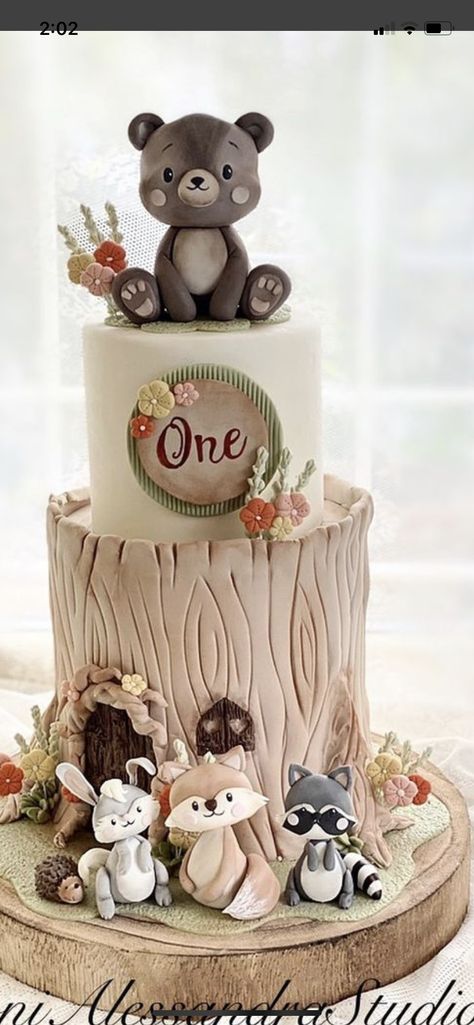 Gateau Baby Shower Garcon, Woodland Theme Cake, Baby Teepee, Woodland Birthday Cake, Animal Baby Shower Cake, Baby Boy Birthday Cake, Woodland Animal Birthday, Animal Birthday Cakes, Woodland Cake