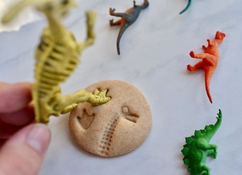 Dinosaur Snacks, Dinosaur Crafts Preschool, Dinosaur Christmas Tree, Dinosaur Activities Preschool, Make A Dinosaur, Diy Dinosaur, Dinosaur Dig, Dinosaur Ornament, Dinosaur Party Decorations