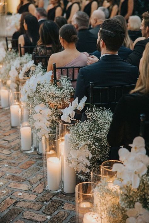 White Wedding Design, Wedding Special Ideas, Baby Breathe Weddings, Wedding Baby's Breath, Hampton Style Wedding, Classy And Timeless Wedding, Wedding Dream Board, Timeless Wedding Theme Ideas, Black And White Outside Wedding