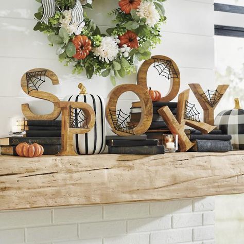 Spooky Letters, Table Halloween, Halloween Decor Diy, Diy Halloween Decor, Halloween Tattoo, Manualidades Halloween, Fall Deco, Halloween Decorating, Diy Things