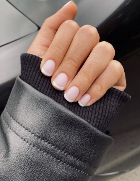 Nails Inspiration Rounded Square, American Manicure Nails Gel Short, Small White Tip Nails, No Chip French Manicure, White Tip Acrylic Nails Squoval, No Chip Nail Ideas, Very Short Nails French Tip, White French Dip Nails, Short No Chip Nails