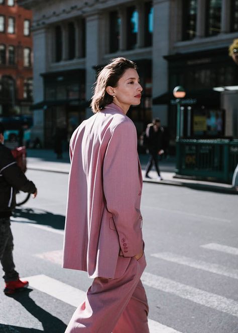 Gelso Oversized Blazer - Rose Blazer The Frankie Shop Pink Wool Blazer Outfit, Oversized Pant Suit Women, Office Fashion Photography, Blazer Photoshoot Ideas, Milan Photoshoot, Scandi Street Style, Oversized Tailoring, Nyc Photoshoot, The Frankie Shop