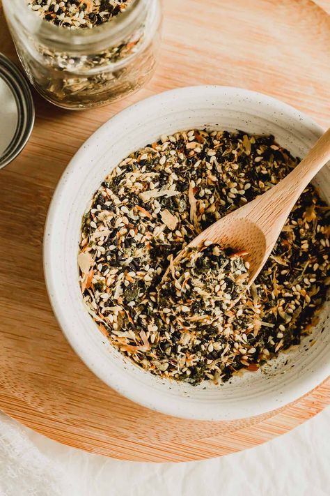 Furikake Seasoning Recipe, Homemade Furikake, Tofu Marinade Recipes, Spicy Sauces, Japanese Seasoning, Noodles Salad, Rice Seasoning, Dried Fish, Chili Lime Seasoning