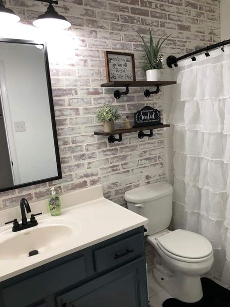 Brick Bathroom, Small Bathroom Wallpaper, Bathroom Accent Wall, Faux Brick Walls, Bathroom Farmhouse Style, Backyard Oasis Ideas, Towel Decor, Small Bathroom Makeover, Ideas Hogar