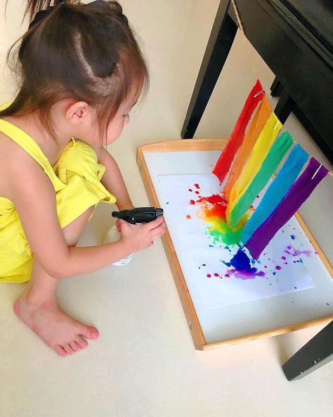 Fill your days with rainbows and happiness. 🌈A simple & colourful activity by @mummyiwanttoplay. * * * 🌈Rainbow spray drip art Really… | Instagram Home Decor Front Porch, Color Activities For Toddlers, Preschool Color Activities, Rainbow Activities, Art Activities For Toddlers, Drip Art, Kindergarden Activities, Aktivitas Montessori, Ideas For Easter