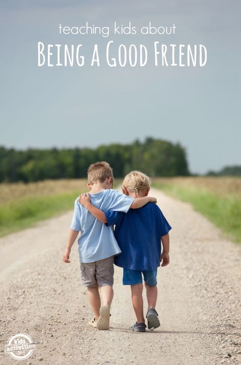 Making friends is an important life skill -- here are simple ways to help teach your child about being a good friend. Urdu Poems, Discipline Positive, Tag Your Best Friend, Friend Quotes, Family Parenting, Couple Images, Make New Friends, Positive Parenting, True Friends