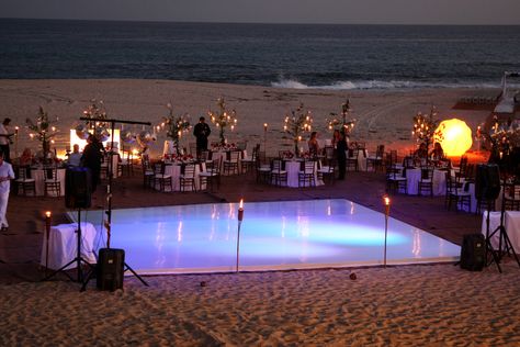 Tips for your wedding dance floor Light Up Dance Floor, Dance Floor Lighting, Trendy Wedding Favors, Blues Dance, Dream Beach Wedding, Beach Wedding Reception, Dance Floor Wedding, Dance Floors, Beach Ceremony