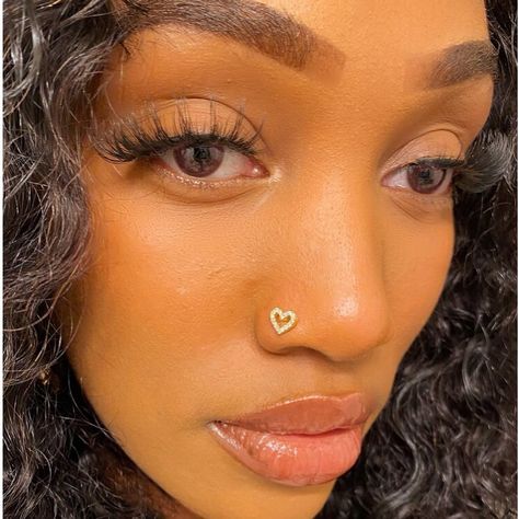 This Studded Heart Is Made Of Surgical Steel Topped With Cubic Zirconia Stones. 20g. Stud Aesthetic, Heart Nose Rings, Cute Nose Piercings, Nose Piercing Jewelry, Gold Nose Rings, Nose Jewelry, Nose Hoop, Nose Ring Stud, Heart Shaped Diamond