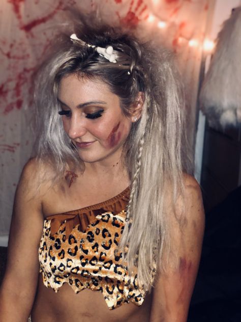 #Halloween #halloweenmakeup #costume #costumeideas #ideas #diy #diycostume #caveman #cavewoman Cavewoman Makeup Halloween, Cavewoman Hair, Cavewoman Halloween Costume, Cave Woman Makeup, Cave Women Halloween Costume, Caveman Makeup, Cave Woman Halloween Costume, Cave Woman Costume Diy, Cavewoman Makeup