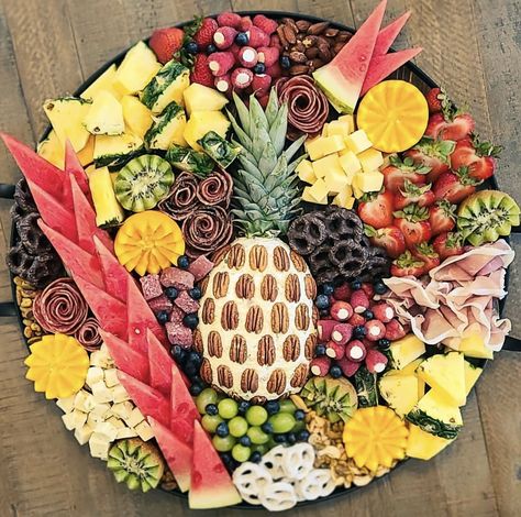 Char Cuterie Boards Ideas, 2023 Charcuterie Board Ideas, Charcutier Board Ideas Christmas, Mango Charcuterie Board, Hawaii Charcuterie Board, Sunshine Charcuterie Board, Pineapple Charcuterie Board, Chartreuse Board Ideas, Pool Charcuterie Board