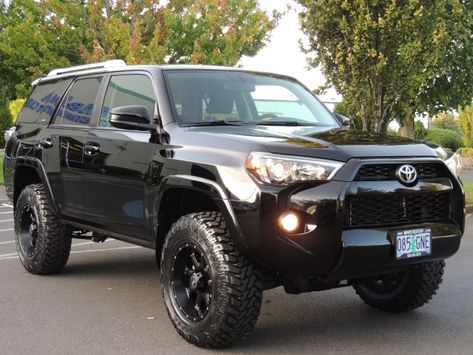 2014 Toyota 4Runner SR5/ 4X4 /3rd Seats/BackUp CAMERA/ 1-OWNER/ LIFTED - Photo 2 - Portland, OR 97217 Toyota Four Runner, Black Toyota, 2017 Toyota 4runner, 4runner Sr5, Toyota 4runner Trd, Toyota Suv, Toyota 4runner Sr5, Toyota Tacoma Trd, Trd Pro