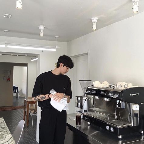 Korean Coffee Shop, Barista Outfits, Korean Coffee, China Street Fashion, Black Korean, Boy Black, Coffee Shop Aesthetic, Cozy Cafe, Lit Wallpaper