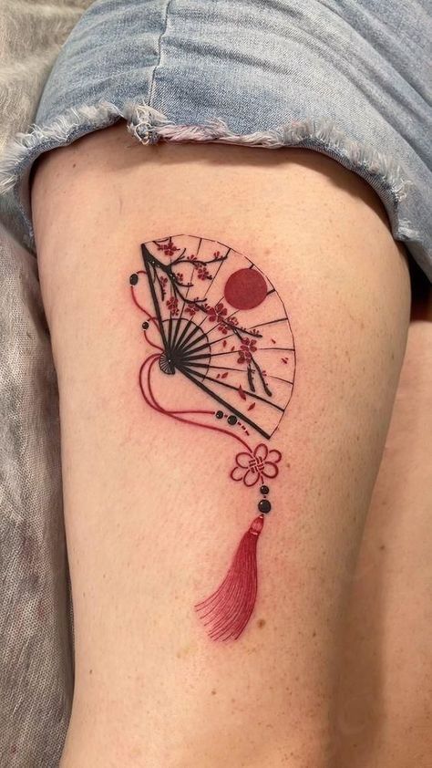 Japanese Fans Tattoos, Japanese Culture Tattoo, Fan Tattoo Japanese, Cute Japanese Tattoo, Chinese Fan Tattoo, Sakura Tattoo Design, Chinese Style Tattoo, Japanese Fan Tattoo, Tattoo Sakura