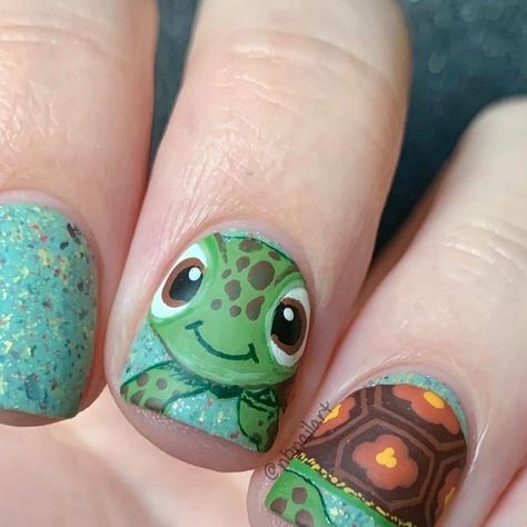 Turtle Design Nails, Scarlett Nails, Turtle Nails Design, Sea Turtle Nails, Turtle Nail Designs, Turtle Nail Art, Teacher Nails, Turtle Nails, Moana Bebe