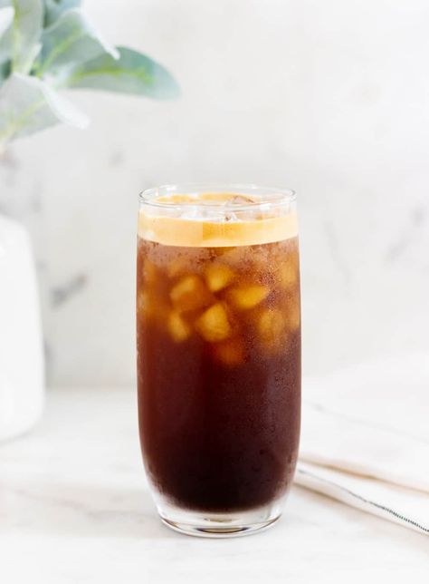 How to make an Iced Americano at Home Korean Iced Americano Recipe, Korean Iced Americano, Ice Americano Coffee, Iced Americano Recipe, Coffee Drinks Ideas, Americano Recipe, Cold Coffee Recipe, Coffee Drinks At Home, Cafe Drinks