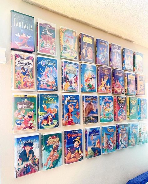 Adult Disney Room Decor, Disney Bedroom Ideas For Adults, Disney Room Ideas For Adults, Disney Bedroom Ideas, Disney Room Ideas, Room Ideas For Adults, Bedroom Ideas For Adults, Disney Bedroom, Disney Room