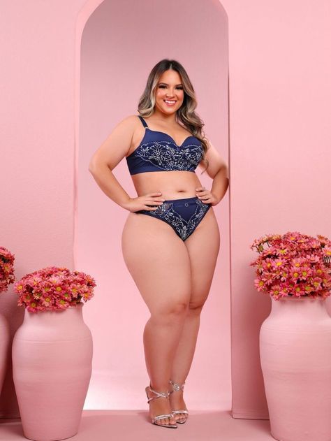 Plus Size Hijab, Chic And Curvy, Shein Brasil, Lace Bra Set, Lingerie Plus Size, Outfit Inspo Summer, Blue Lingerie, Plus Size Bra, Curvy Girl Fashion