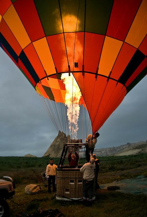 Hot Air Balloon Rides, Air Balloon Rides, Travel Inspo, Pretty Places, Nara, Hot Air Balloon, Travel Aesthetic, Air Balloon, Photo Profil