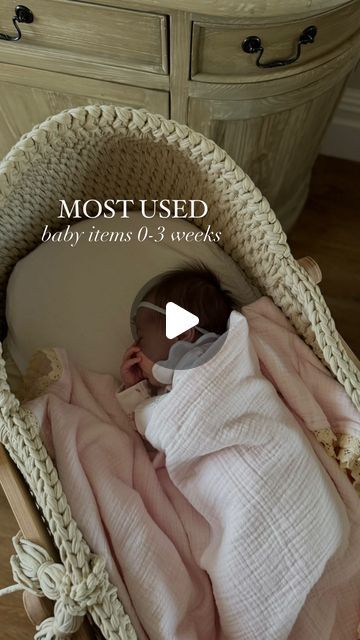 Charlotte Greedy on Instagram: "Most used baby items 0-3 weeks! Part 1 🤍  1• @shnuggle squishy changing mat - it fits perfectly on top of our chest of drawers, has high sides to prevent Phoebe from rolling away and has an angled base to help relieve colic!  2• @4moms_uk MamaRoo 5 Multi-Motion Baby Swing - it has 5 unique motions that you can adjust the speed on, and 4 sounds to choose from, it also has smart-home features such as bluetooth and voice control compatibility, with Amazon Alexa and Google Home!  3• @mamasandpapas Lua Bedside Crib - the perfect next to me crib, that has adjustable legs to choose what height you want the crib at, you can also lower one side to relieve colic, this has been perfect for Phoebe as she’s been a really sicky baby since being on formula, it Doubles up Next To Me Baby Bed, Bedroom Bassinet Set Up, Bassinet Crib Combo, Baby Nesting Ideas, Nursery Nook Ideas Master Bedrooms, Baby In Master Room Ideas, Bedside Bassinet Set Up, Sharing A Room With Baby, Basinette In Bedroom